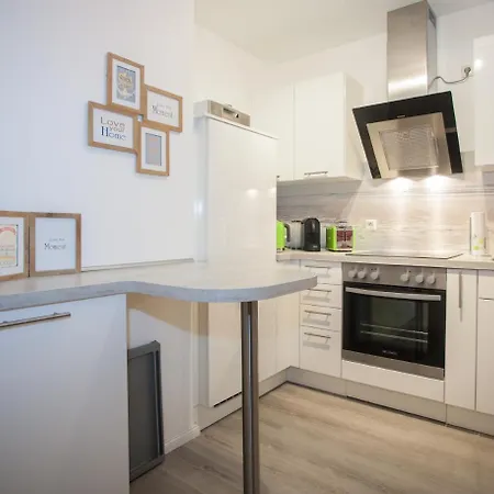 Apartment Welcome In - 'patrice' Mit Balkon Und Abstellraum *
